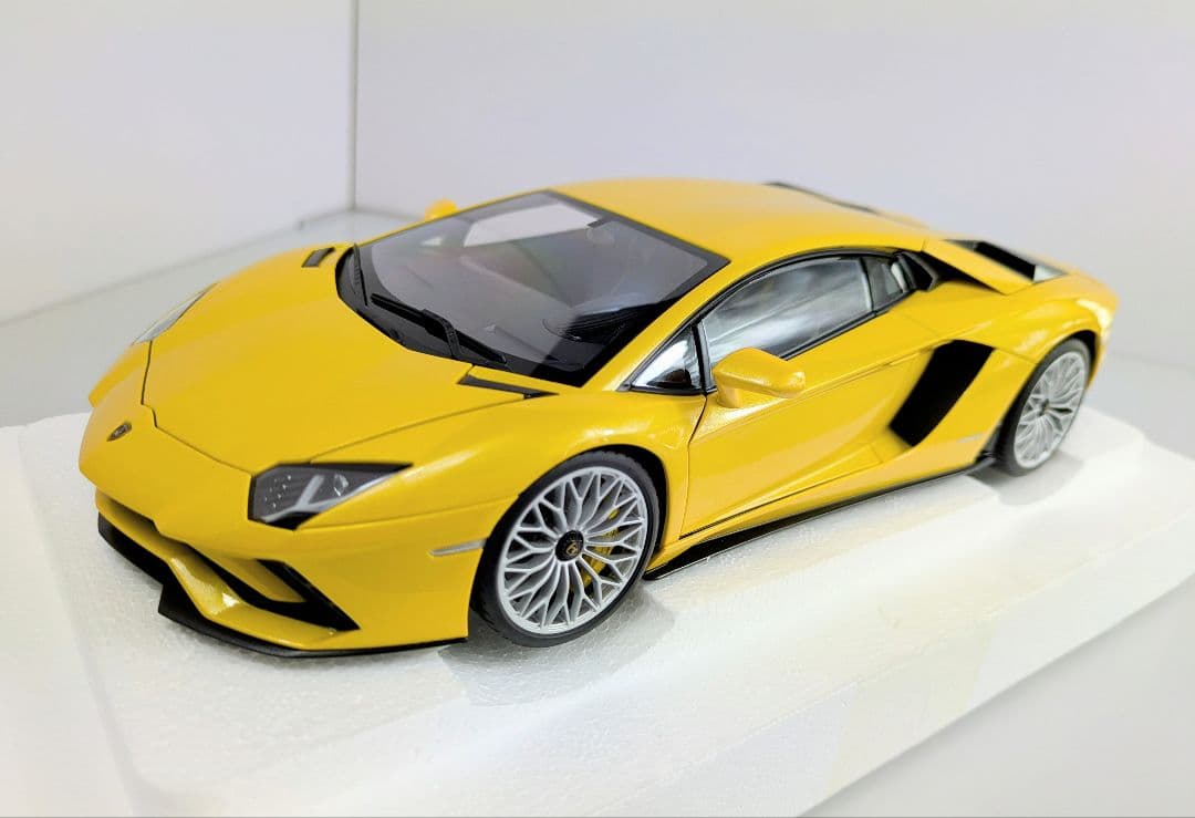 1/18 ミニカー オートアート　ランボルギーニア ヴェンタドール S Aa