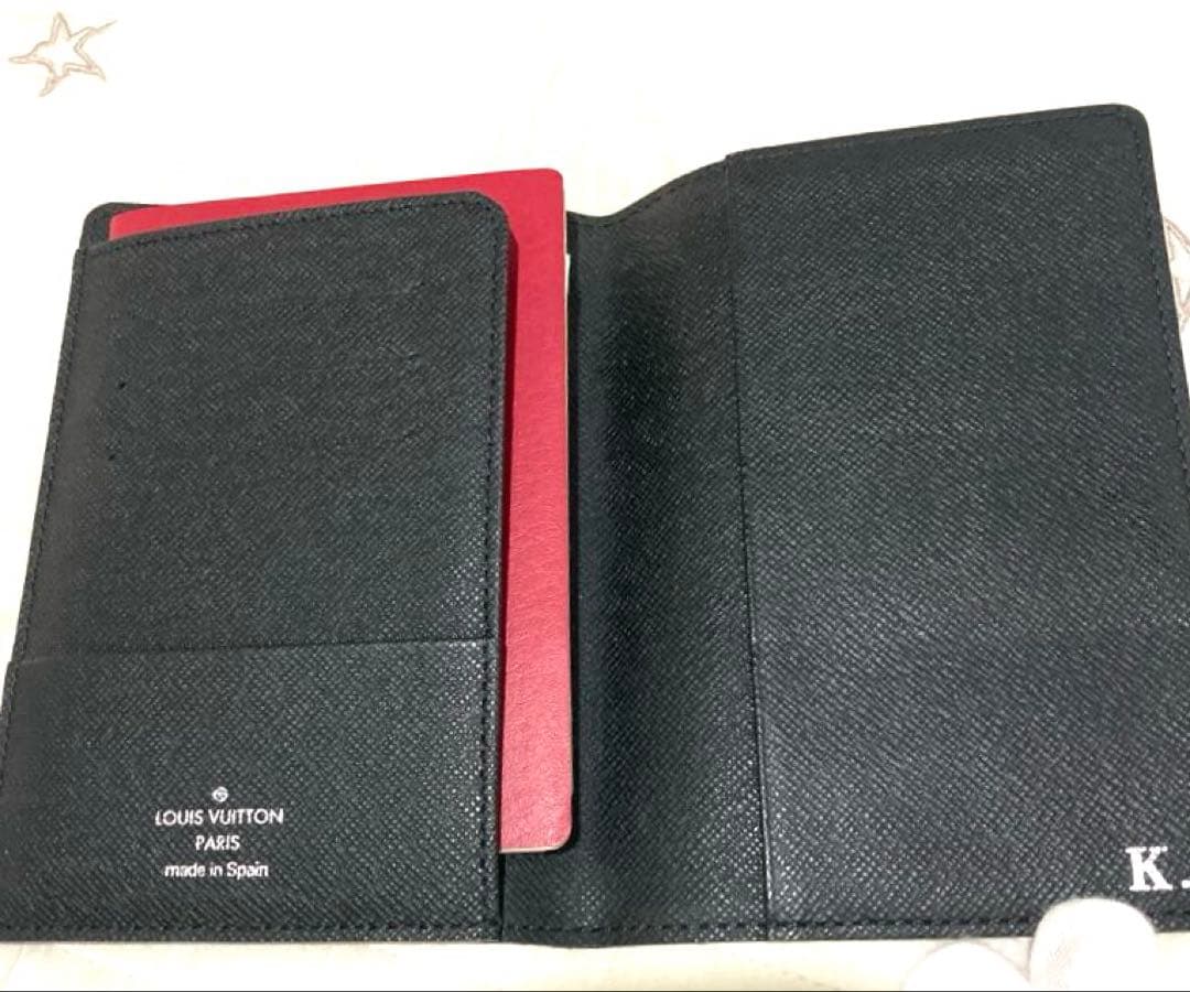 パスポートカバー LOUIS VUITTON ダミエグラフィット イニシャル入り