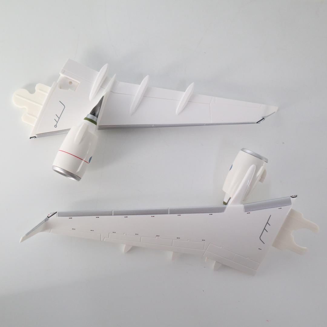 三菱航空機　MRJ90　1:100 スケール　JA21MJ