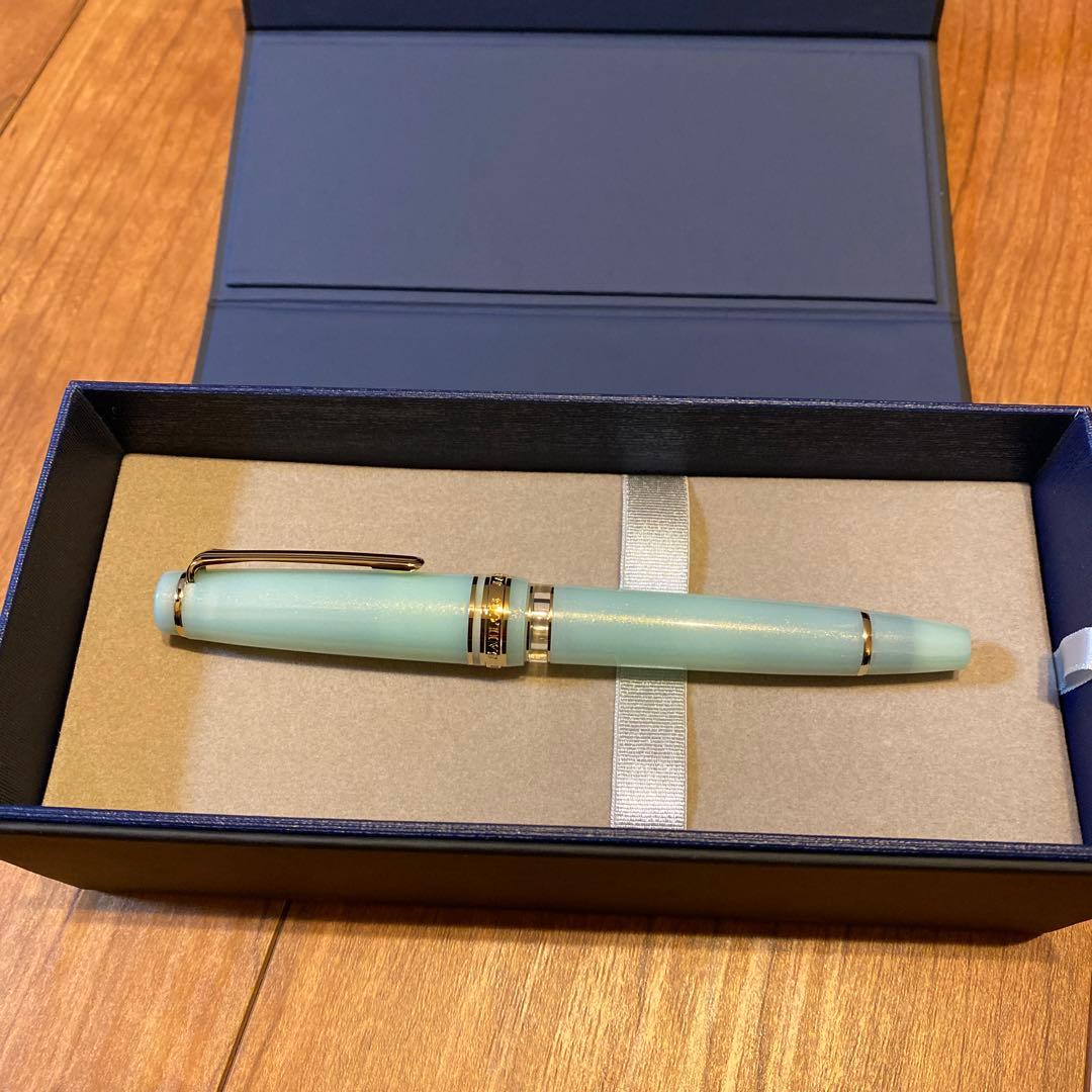 新品　字幅F ペントノート オリジナル 万年筆 しのぶの翠色。