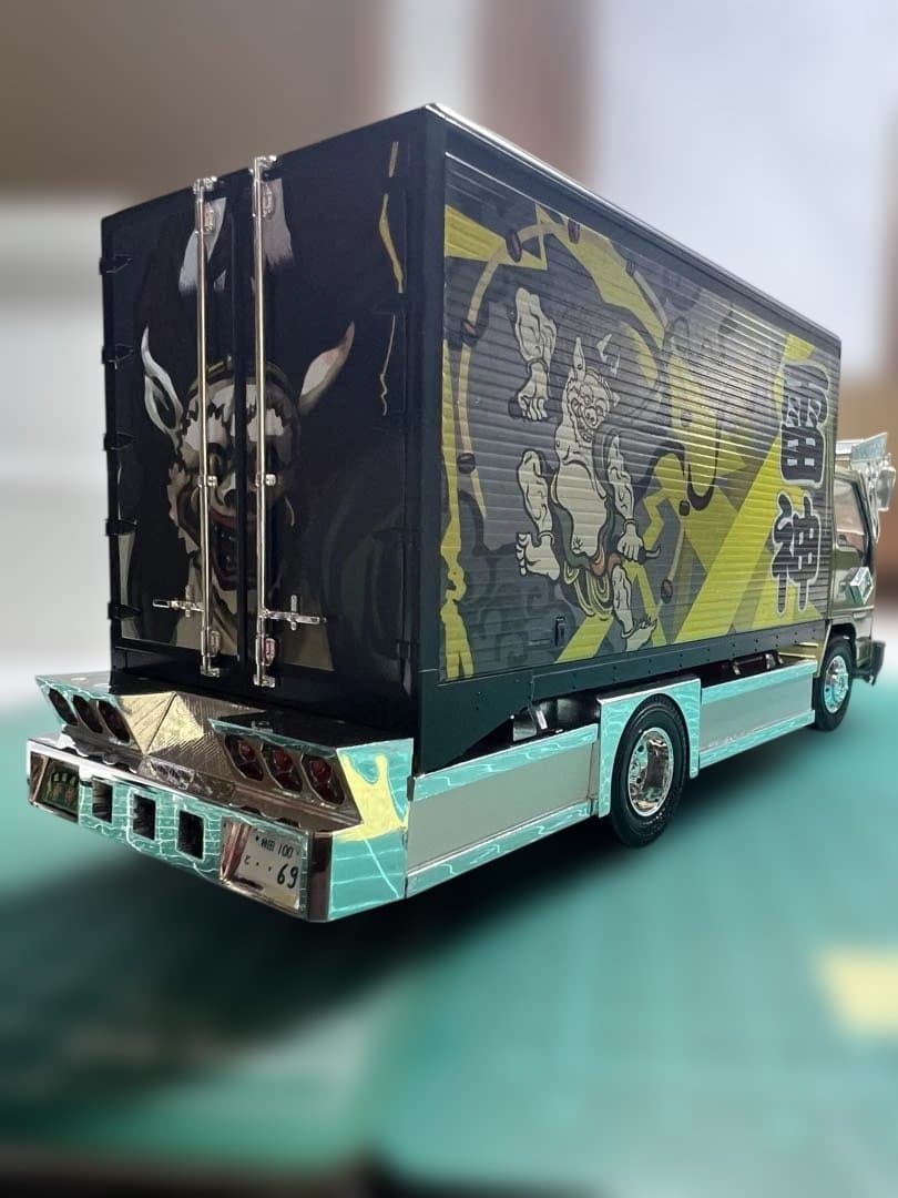 アオシマ　1/32 2t 雷神　エルフ　完成品