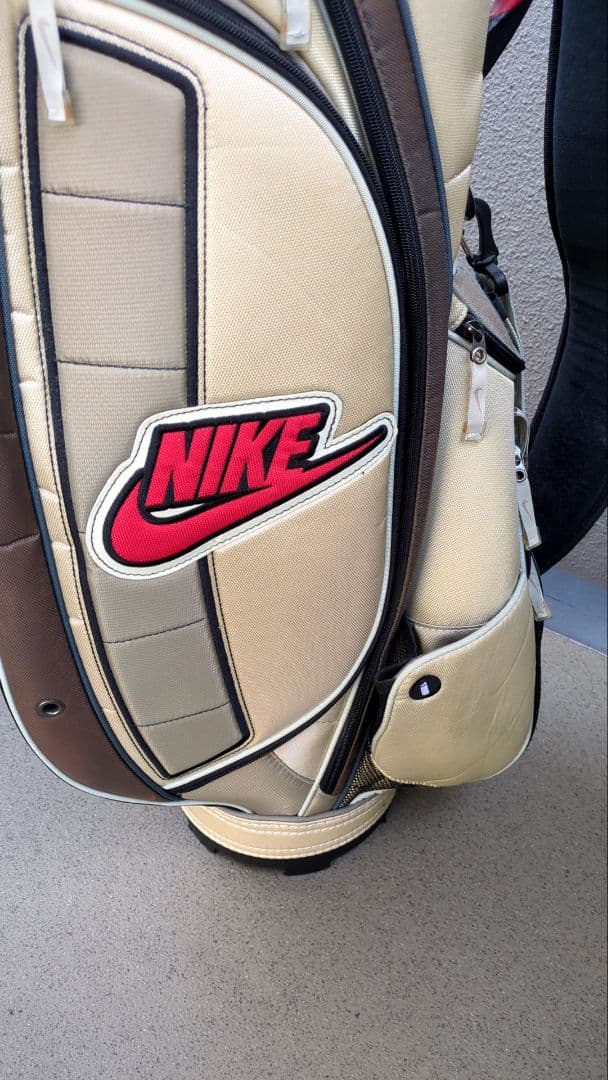 NIKEキャディバッグ シャンパンゴールド47㌅【収納豊富】