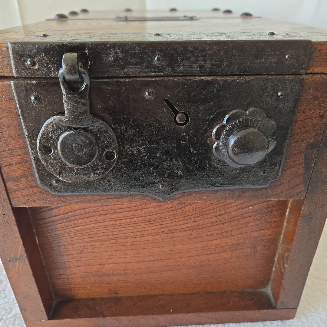 銭箱　鍵付　銭函　千両箱　古民具　古道具　箪笥　時代箪笥　太鼓鋲　大正浪漫