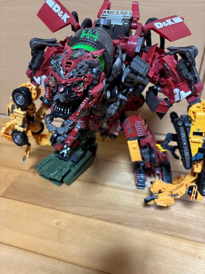 トランスフォーマー　スタジオシリーズ　デバステーター