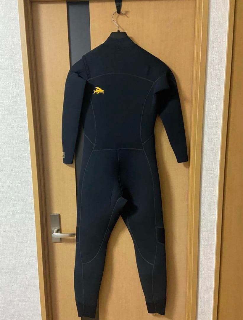 試着のみ未使用パタゴニア　ウェットスーツ