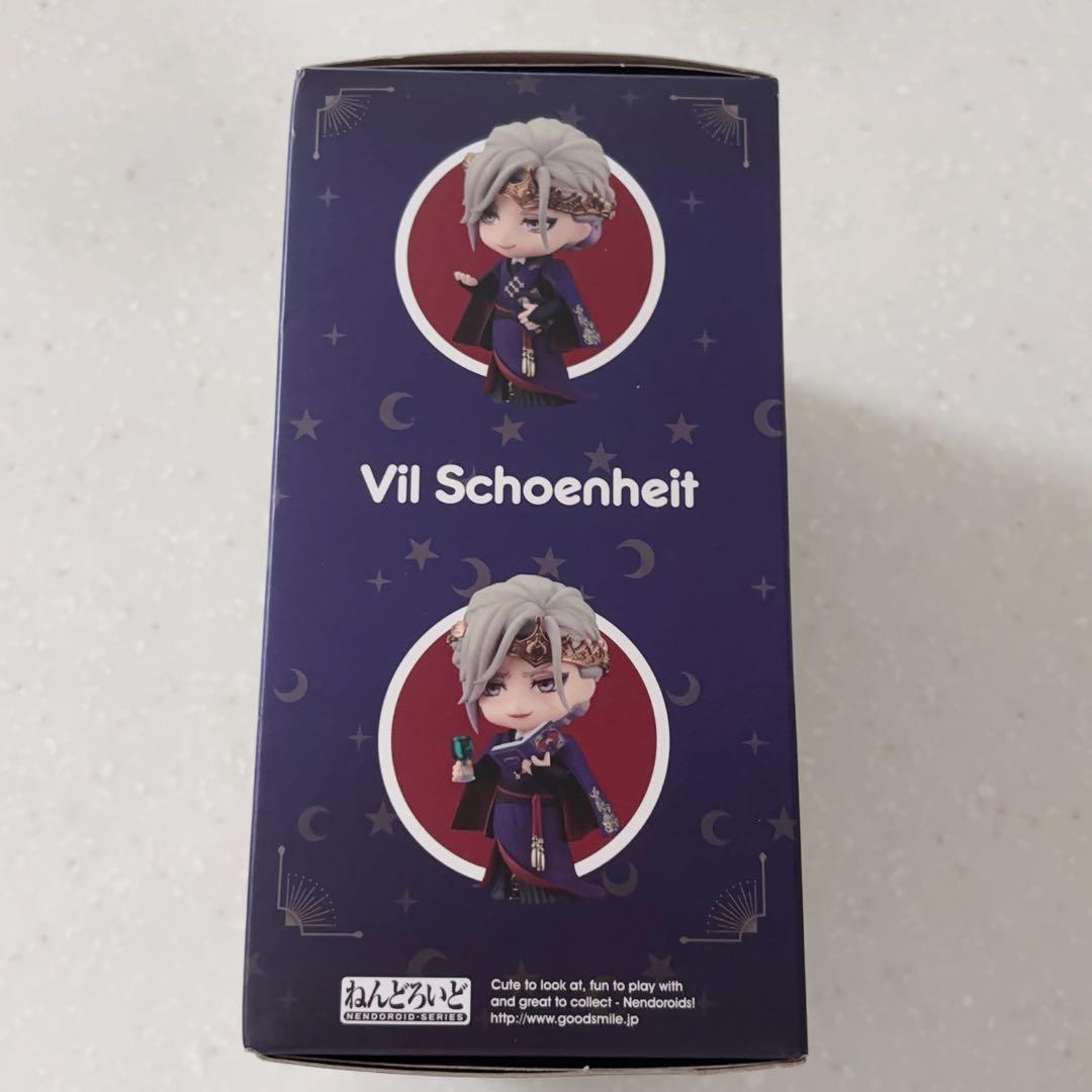 ツイステ　ポムフィオーレ寮　ヴィル　ねんどろいど　缶バッチ付き