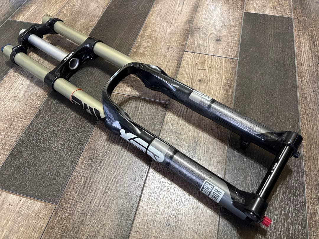 美品 ROCK SHOX ロックショックス BOXXER RC Φ20MAXLE