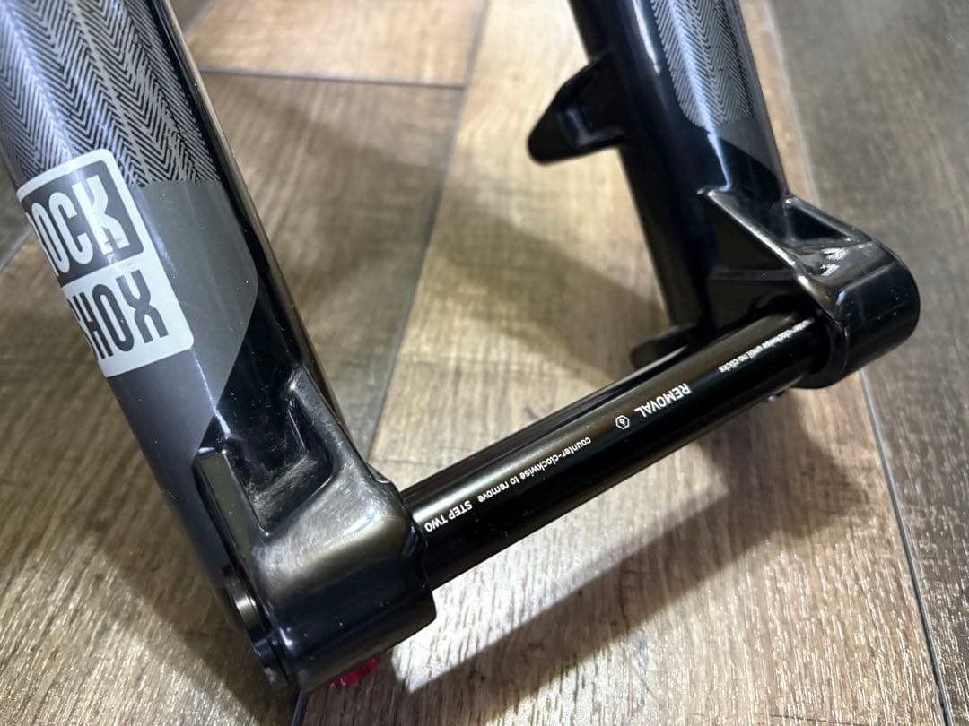 美品 ROCK SHOX ロックショックス BOXXER RC Φ20MAXLE