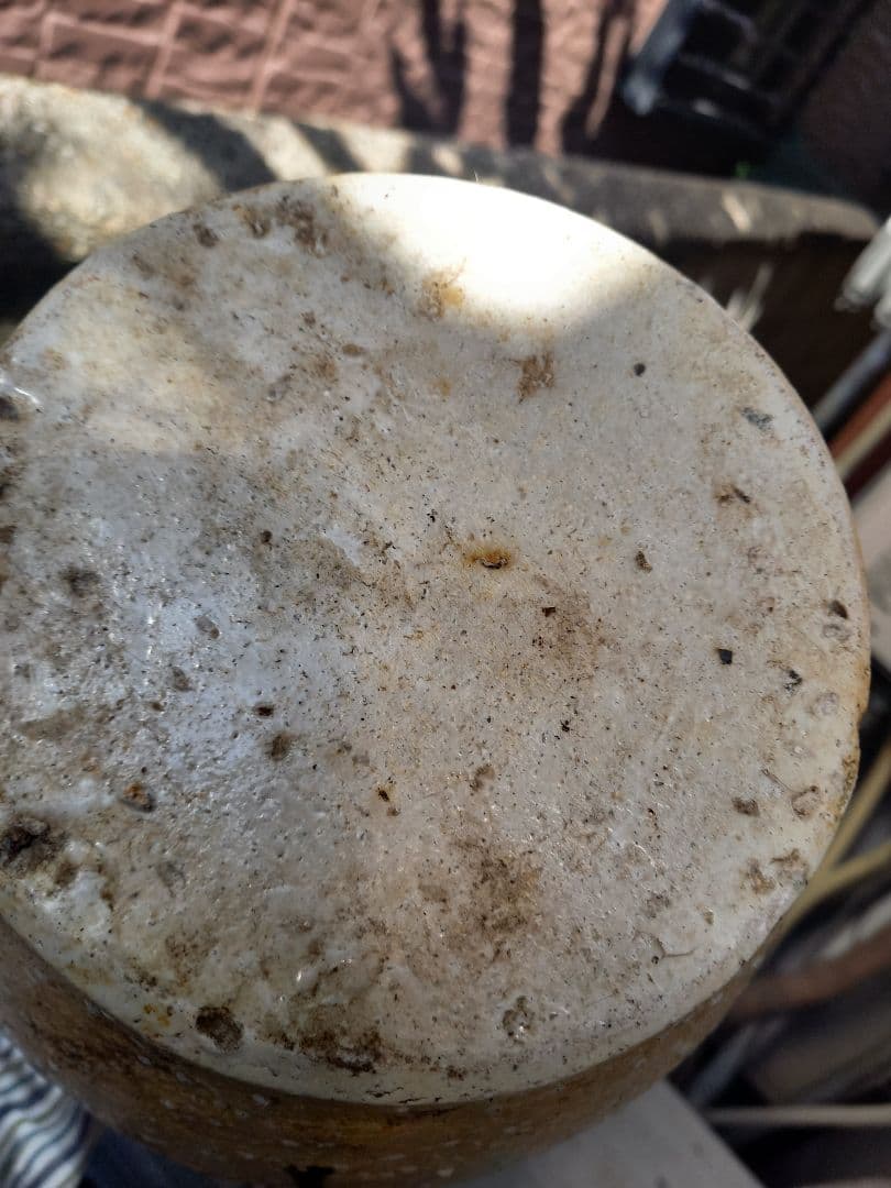 高さは、約３０cm口18cm壺です。