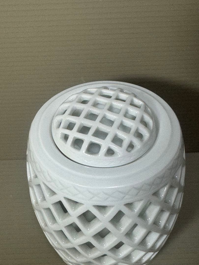 2182  鍋島焼　白磁 透かし 香炉