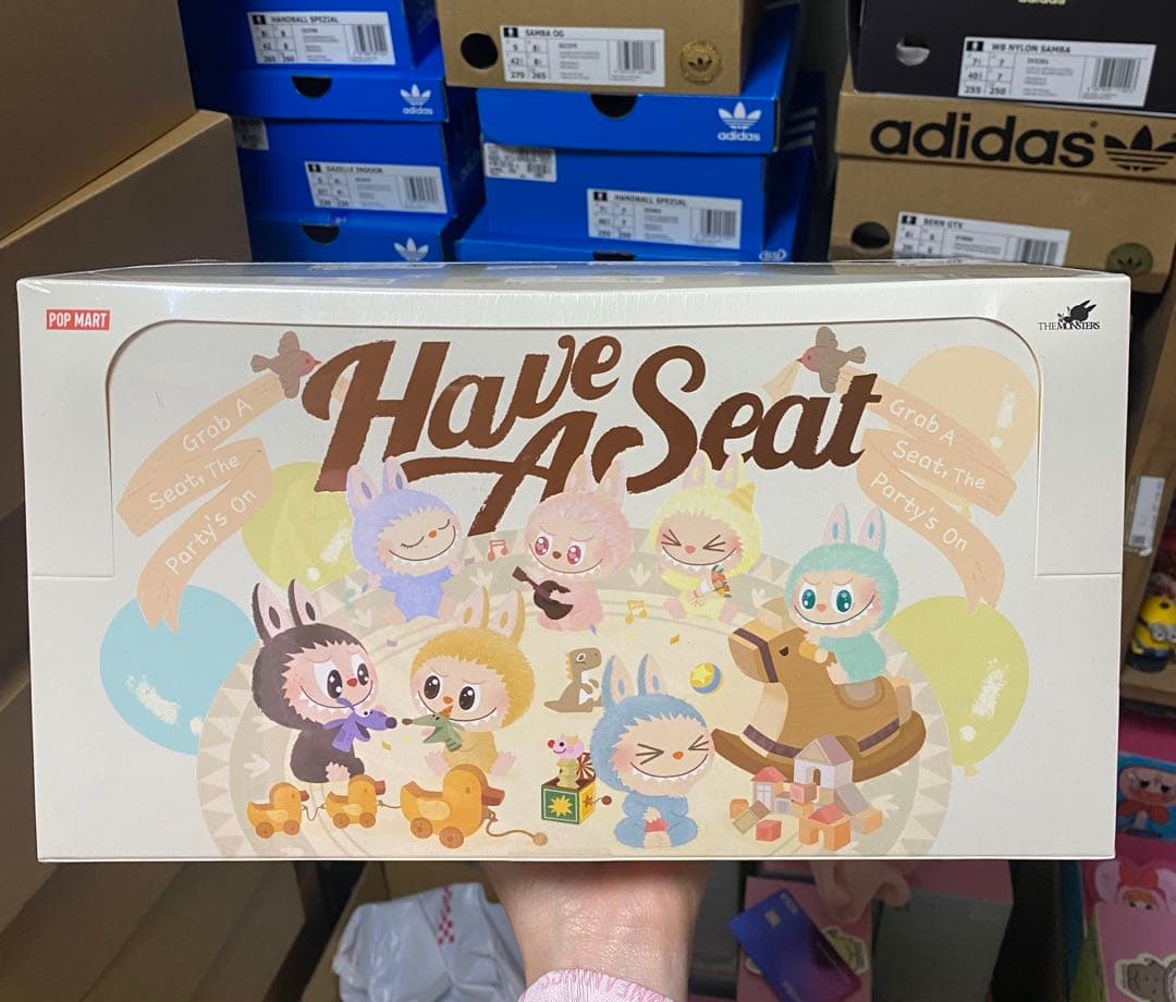 LABUBU THE MONSTER Have A Seat ぬいぐるみ