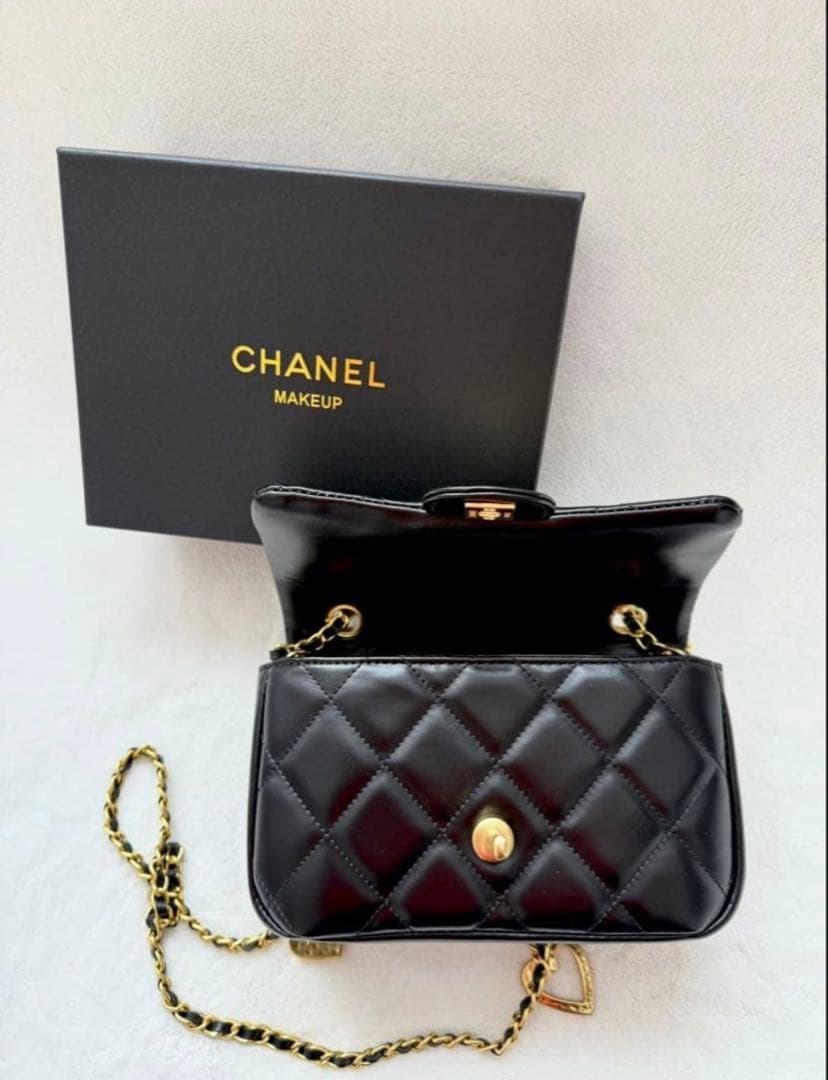 CHANEL ショルダーバッグ　ハート　チェーン　ノベルティ