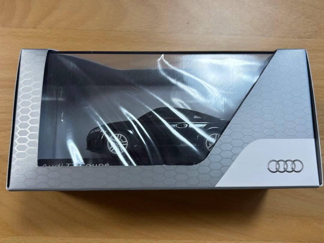 Audi TT Coupé 1/43 スケールモデル