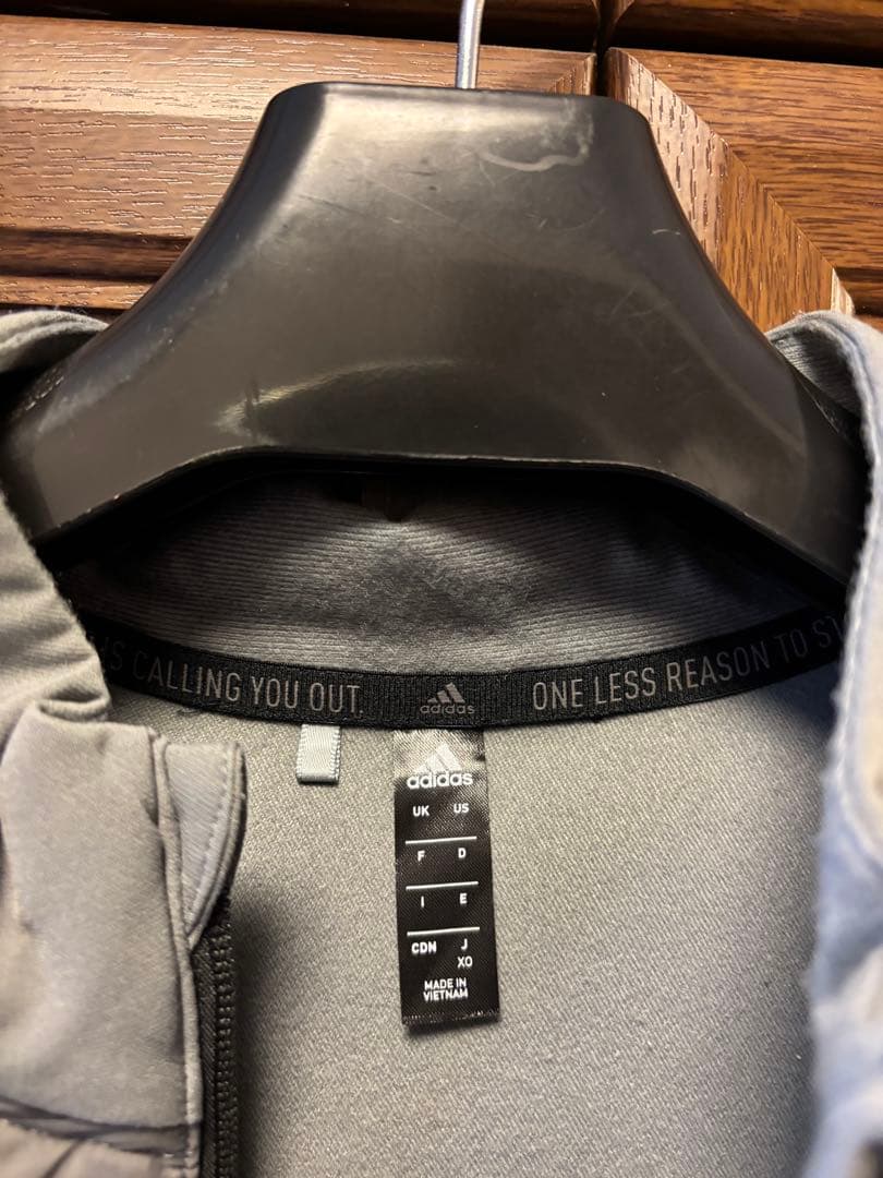 adidas メンズジャケット グレー キルティング