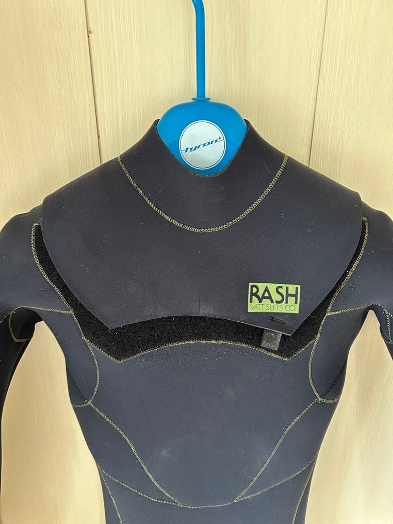 rash ウェットスーツ　ジャーフル　3ミリ　状態　良　既成　Ｌ