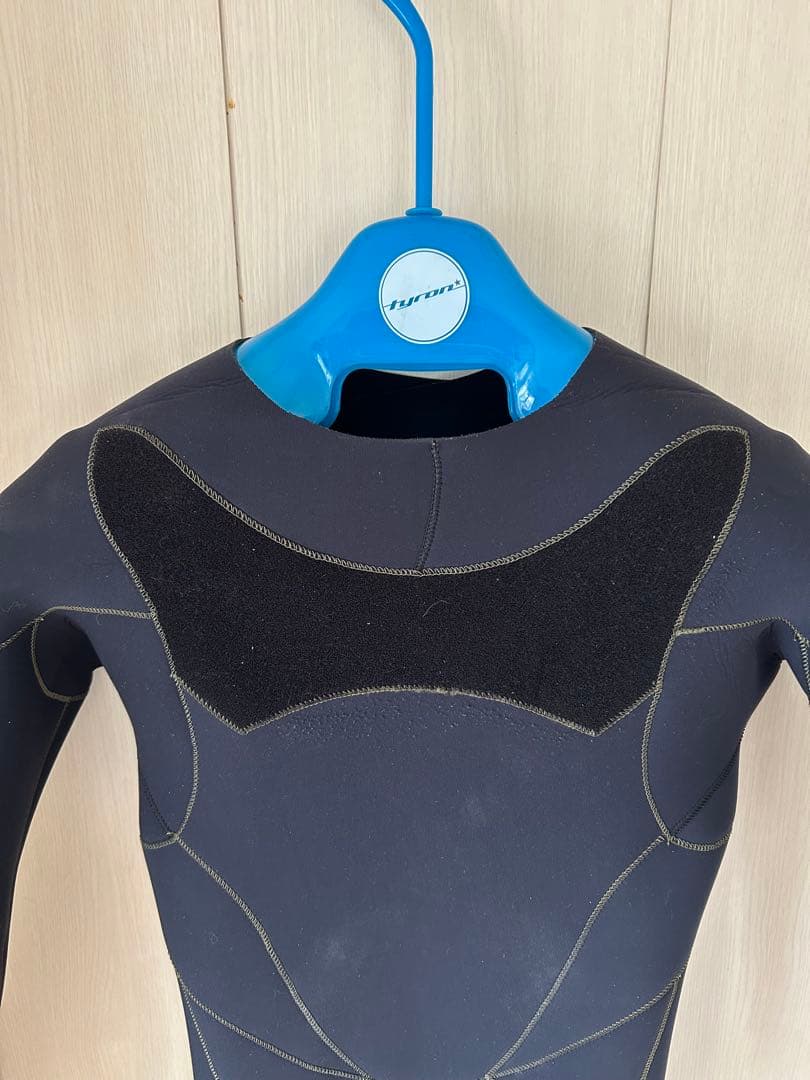 rash ウェットスーツ　ジャーフル　3ミリ　状態　良　既成　Ｌ