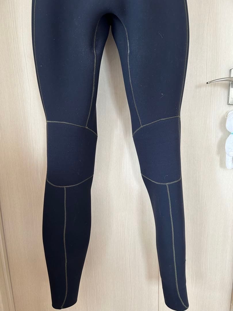 rash ウェットスーツ　ジャーフル　3ミリ　状態　良　既成　Ｌ