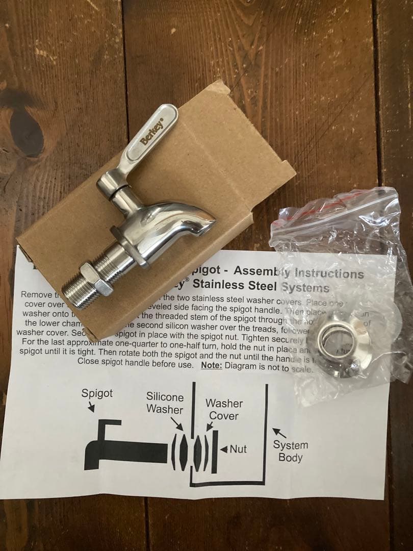 Berkey (バーキー) 大型非常用浄水器 ブラック　別売り蛇口付　災害対策