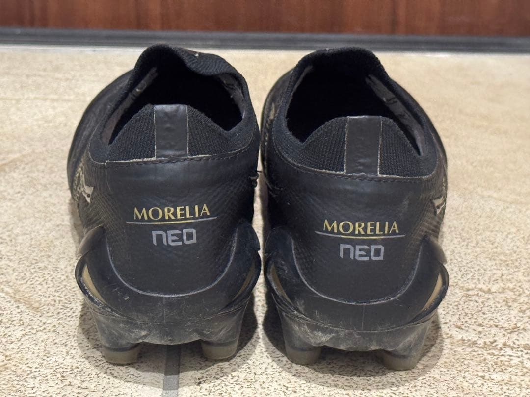 モレリア NEO 4 β ミズノ　サッカースパイク　24センチ　中古