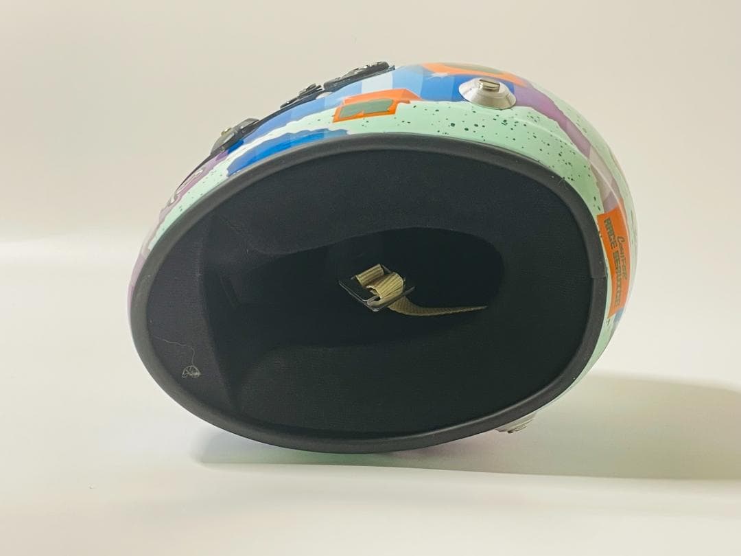 Arai 1/2 ヘルメット マクラーレン メルセデス リカルド