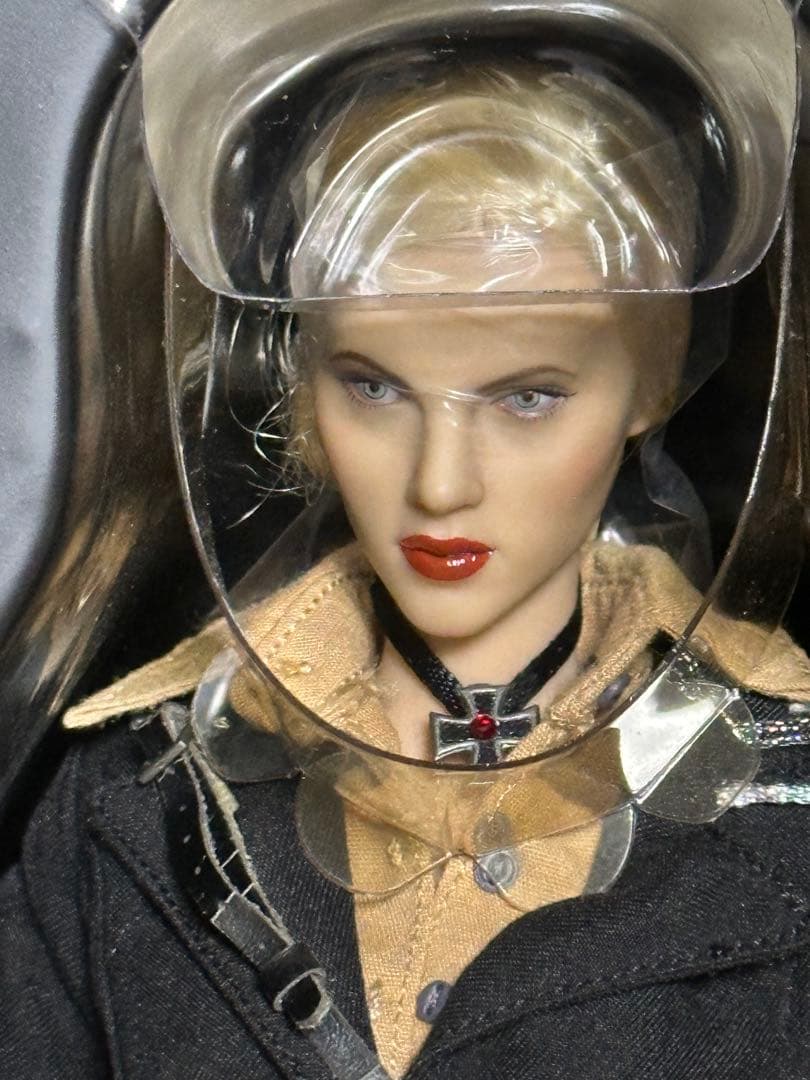 ザ・スピリット シルケン・フロス 1/6サイズ　ホットトイズ