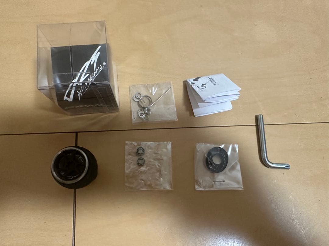 DRT バリアル カルフォームノブ単体ブラック　シルバーリム