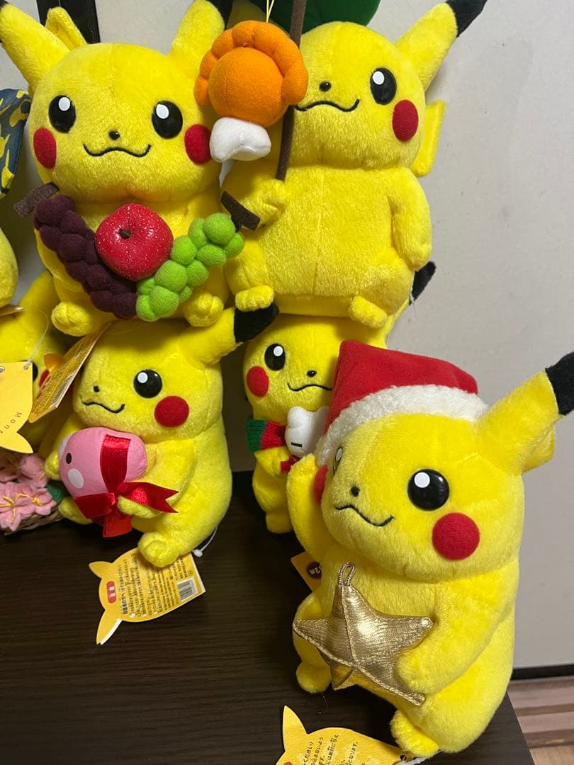 ポケモンまとめ売り ポケモンセンターマンスリーピカチュウ ぬいぐるみ 14セット