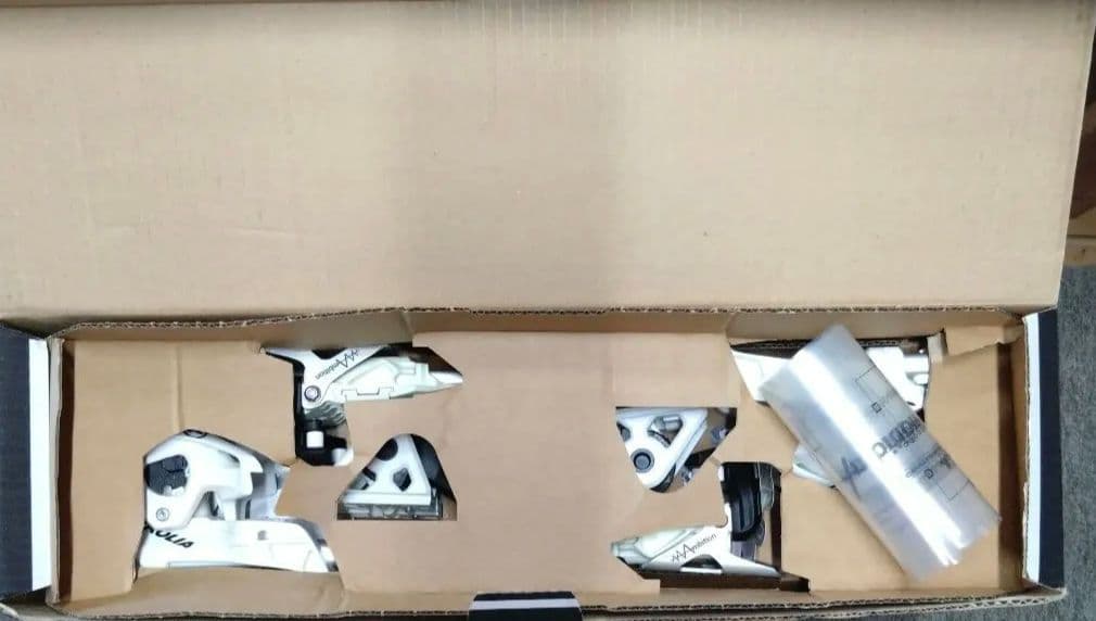 Tyrolia Ambition 12 ビンディング ホワイト/ブラック