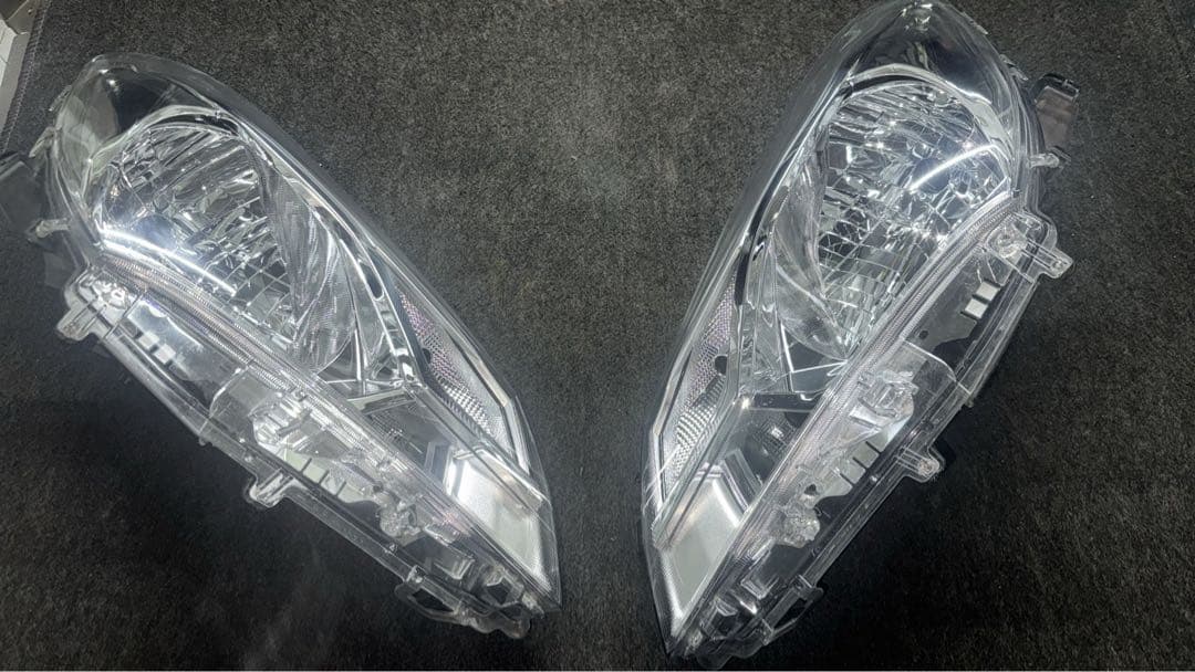 ヘッドライト VITZ