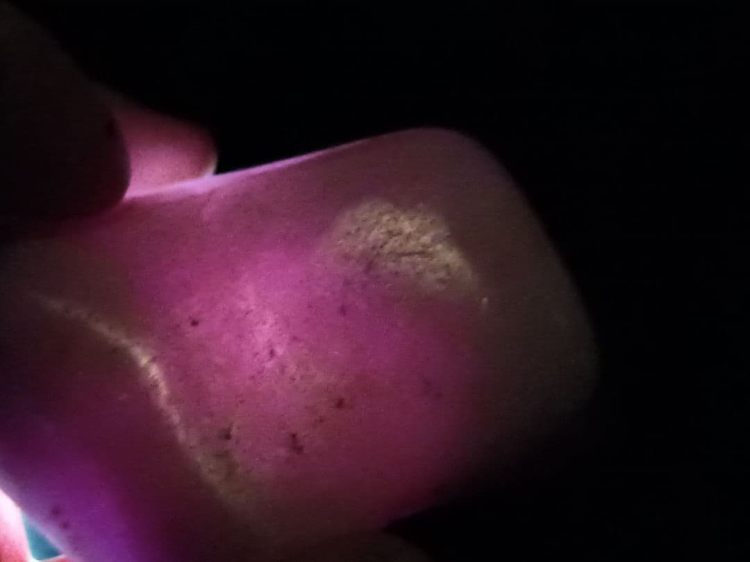 ミャンマー産ラベンダーヒスイ