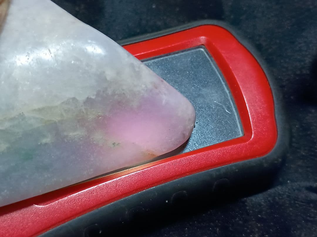 ミャンマー産ラベンダーヒスイ