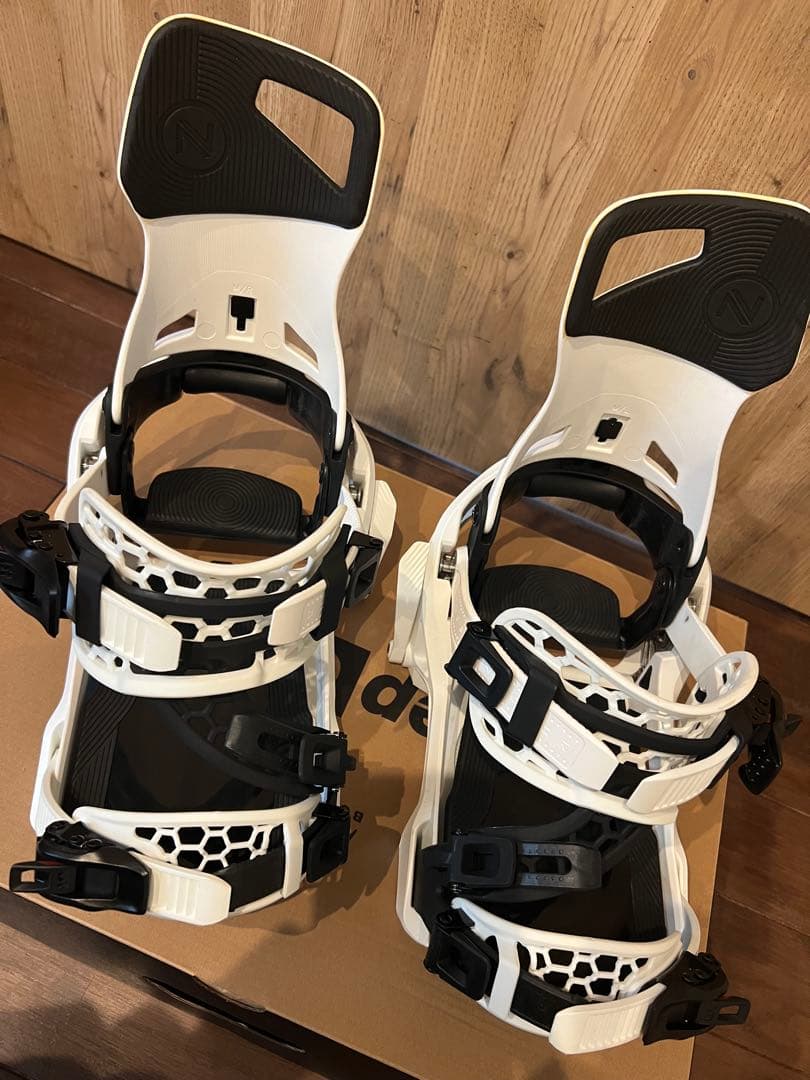 Supermatic ビンディング ホワイト