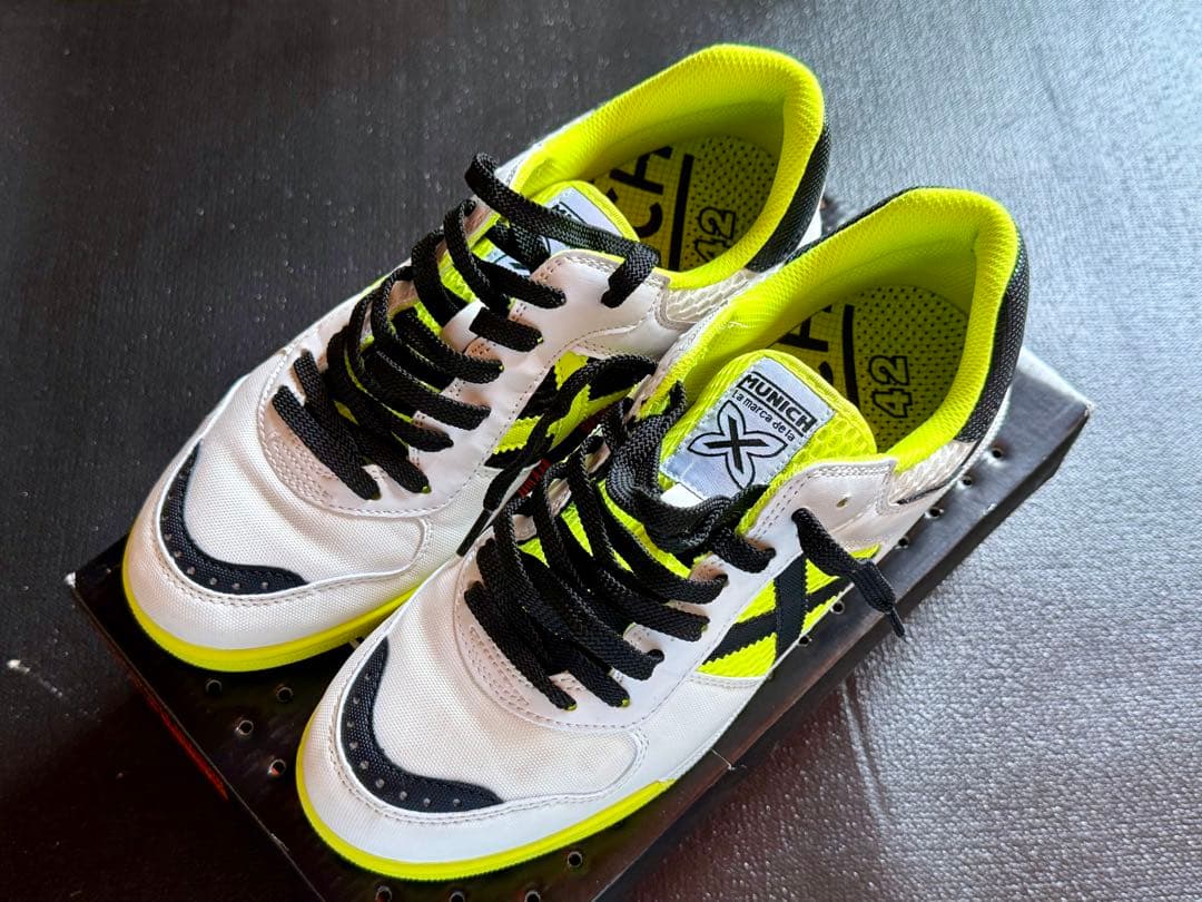 ※日本未発売　MUNICH ContinentalV2/EU42 人工皮革