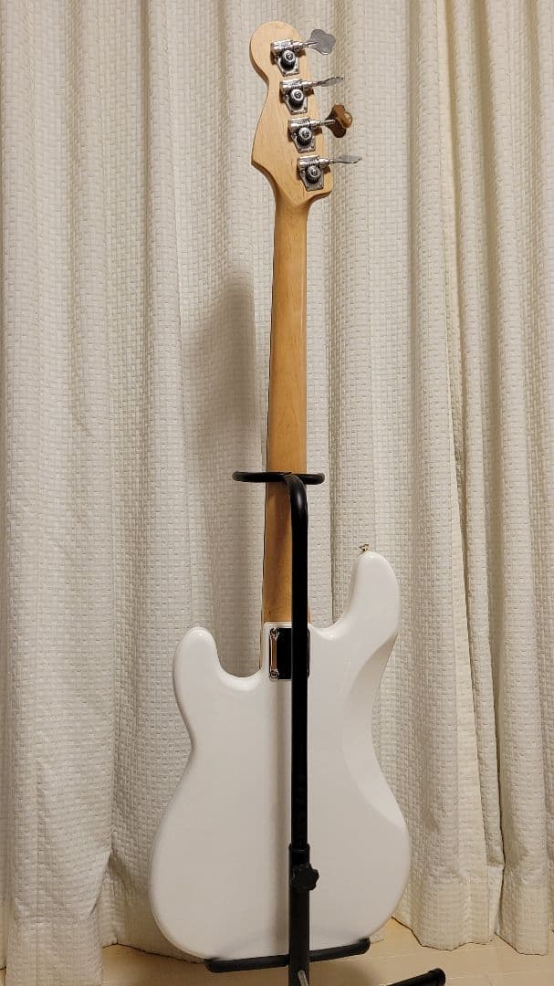 Photogenic エレキベース ホワイト (名古屋市で直接渡し希望)
