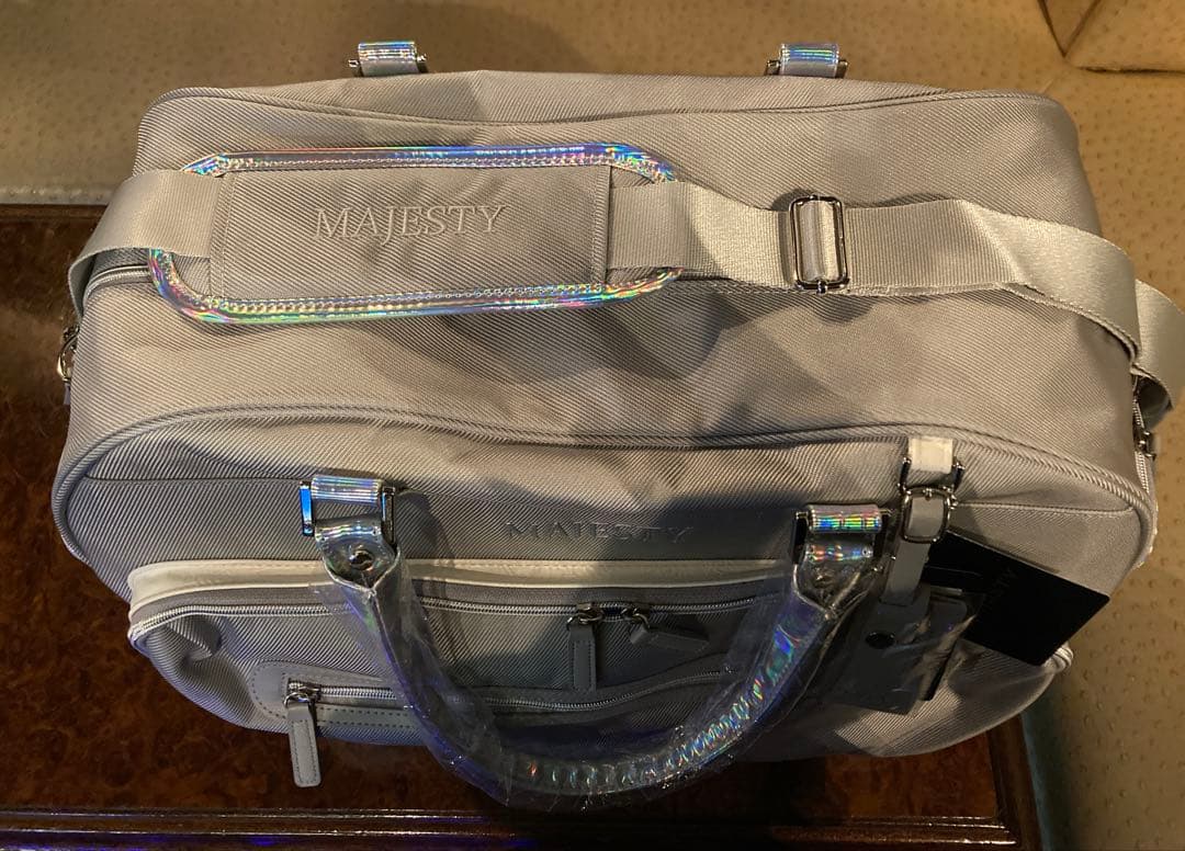 新品、未使用！MAJESTY ゴルフバッグ グレー/ホワイト