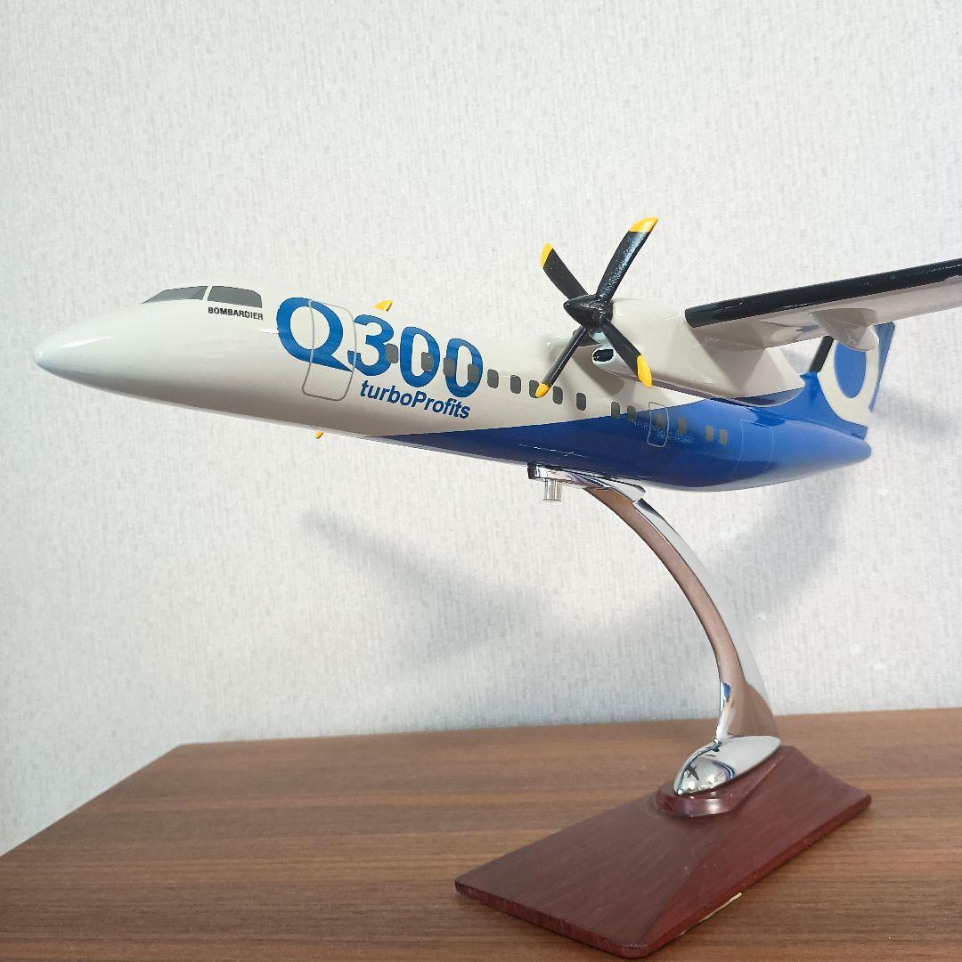 【非売品 美品】 Dash8 Q300 航空機模型 ソリッドモデル