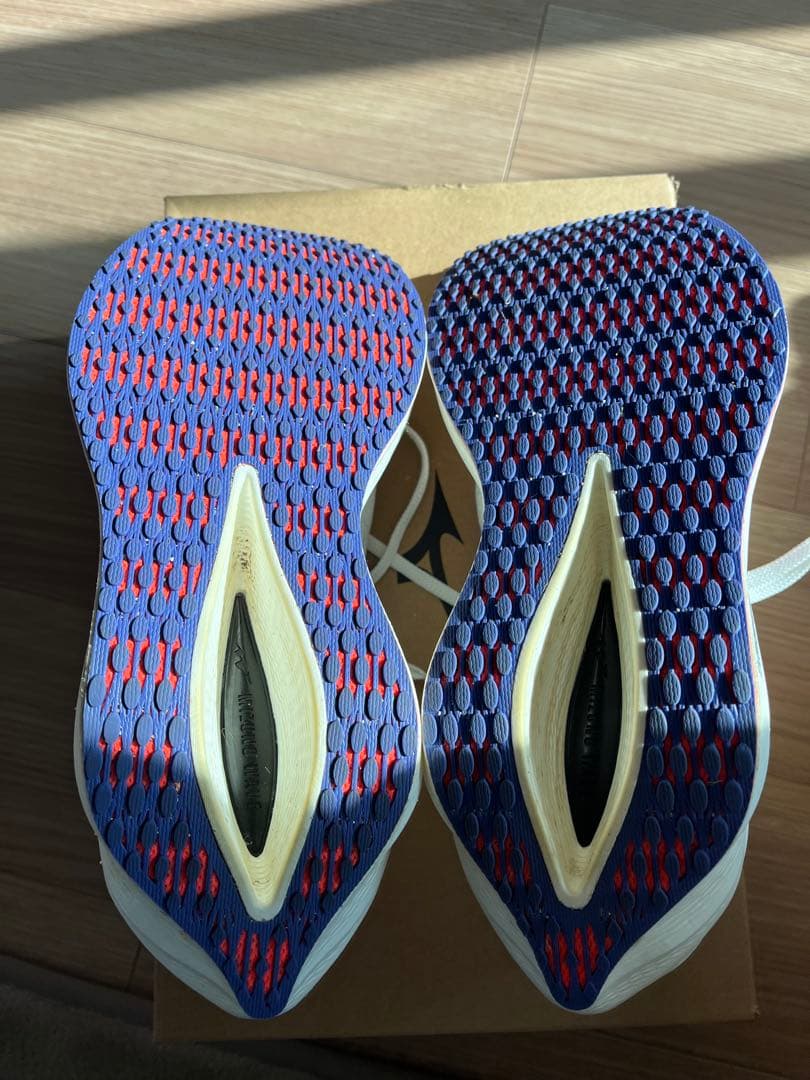 ミズノウェーブリベリオンプロ3 27.5センチ