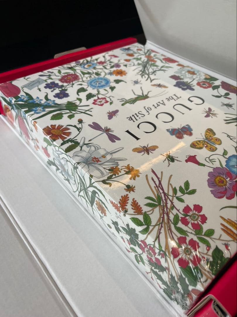 【新品】GUCCI The Art of Silk 本