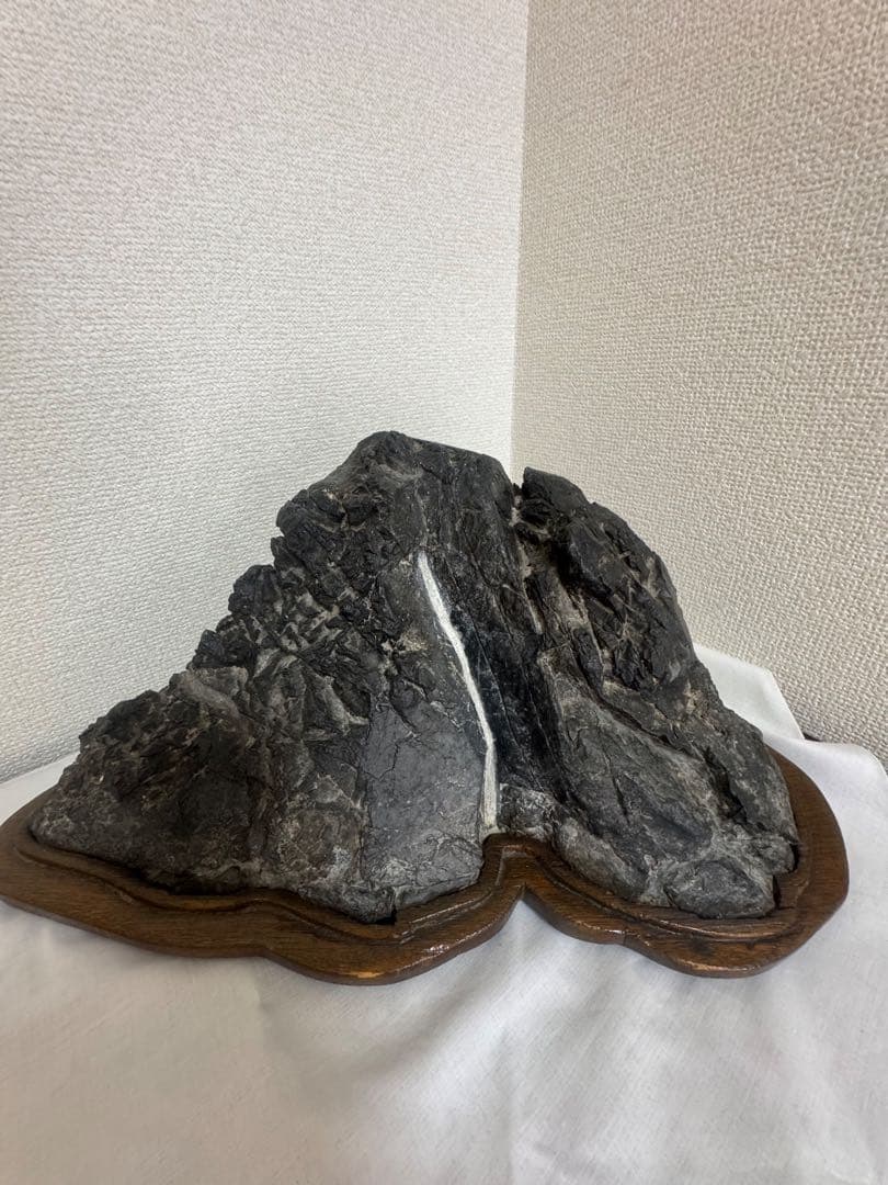 石製 山の形 置物 木製台座付き