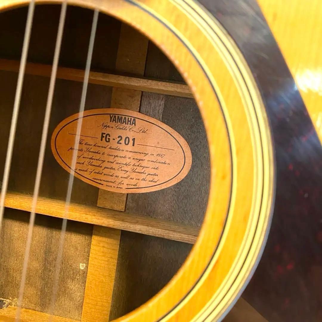 ヤマハ　YAMAHA アコースティックギター　FG201