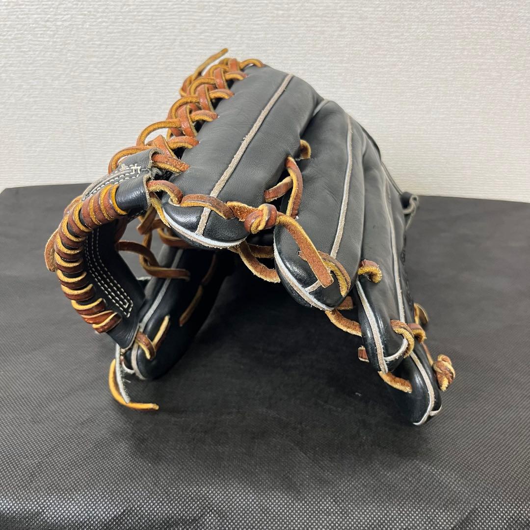 【極美品】アンダーアーマー 外野用 硬式グローブ　ブラック　QBB0088