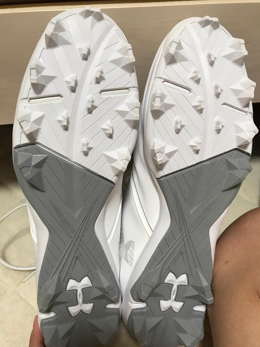 UNDER ARMOUR ホワイト