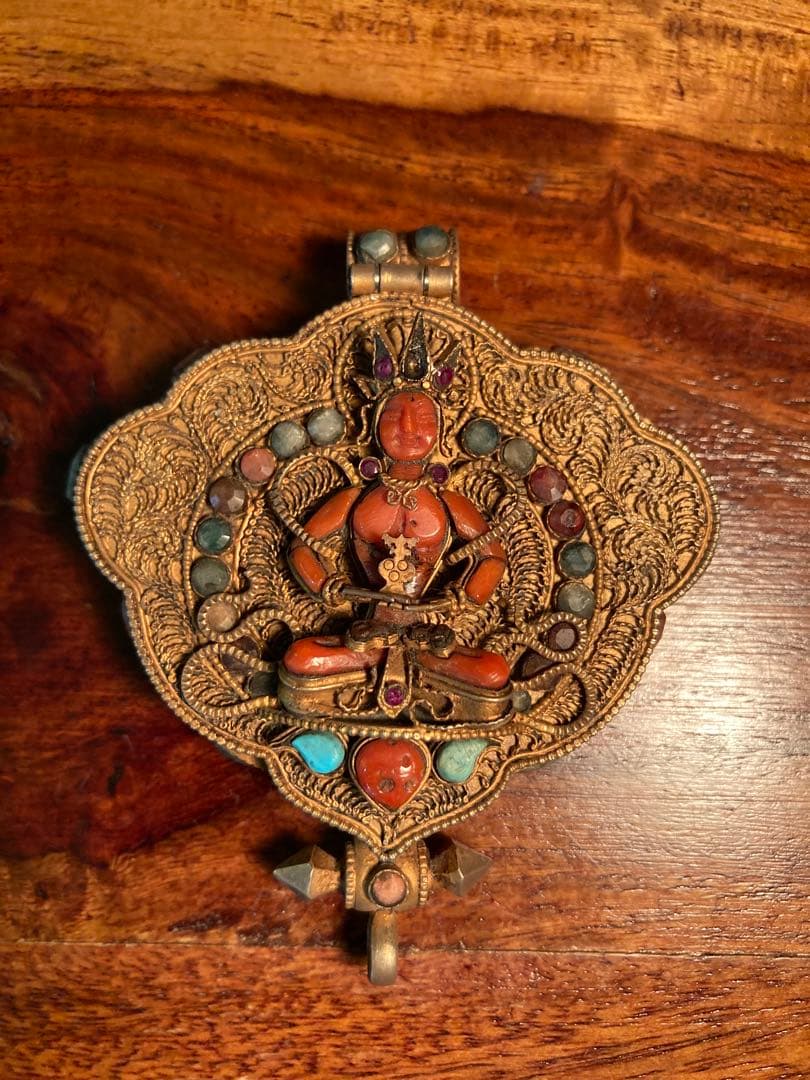 ガウ（Ghau） 仏像細工 チベット密教88g ネパール製