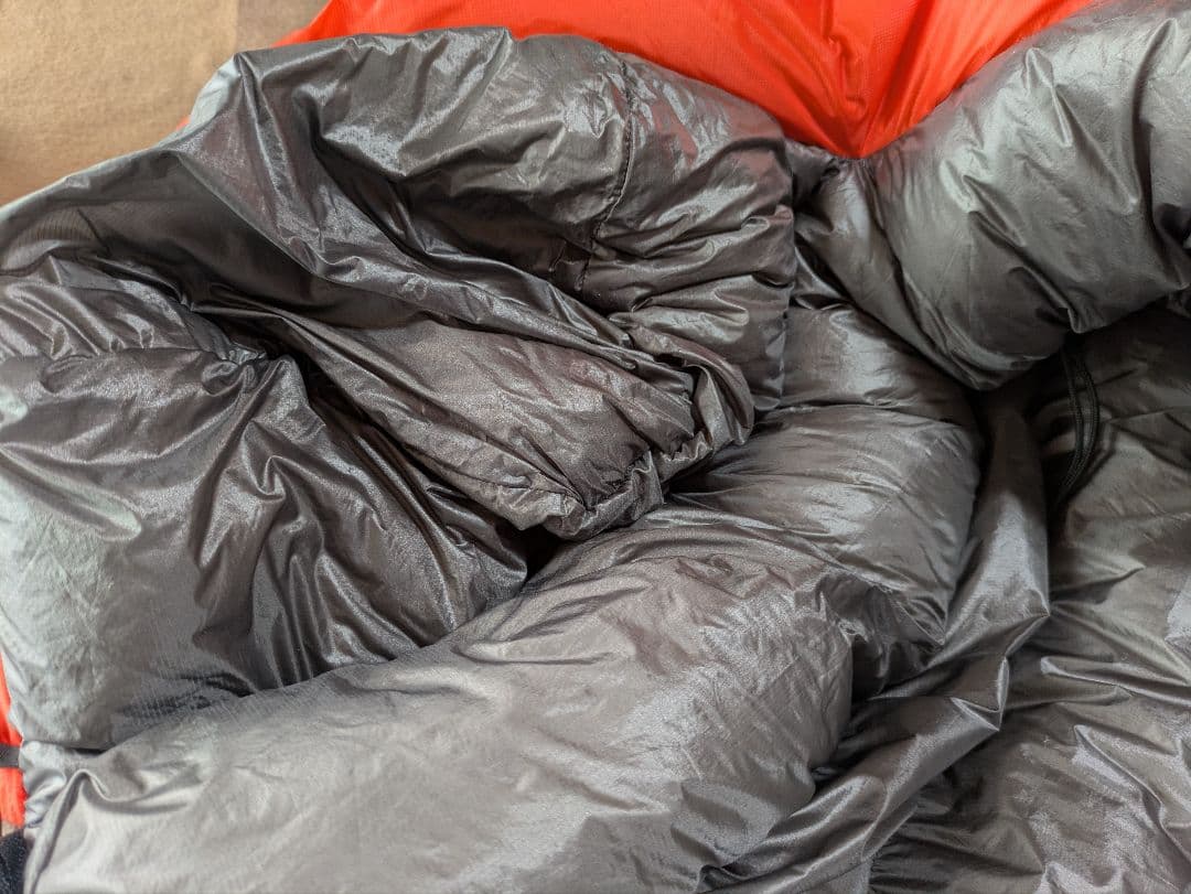 ★美品★NANGA ナンガ　オーロラライト　900DX　レギュラー　RED