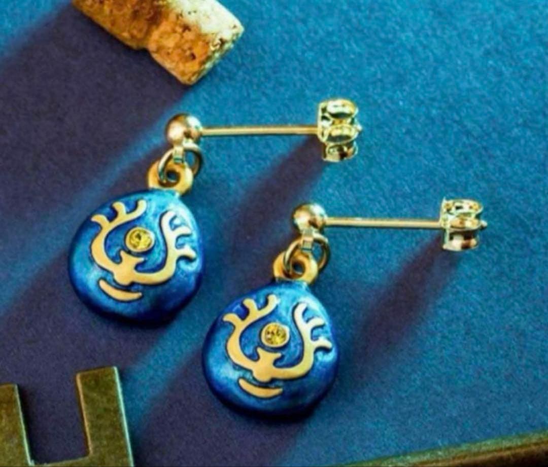 【完売品】ジブリ　天空の城ラピュタ パルナートポック 飛行石 ピアス