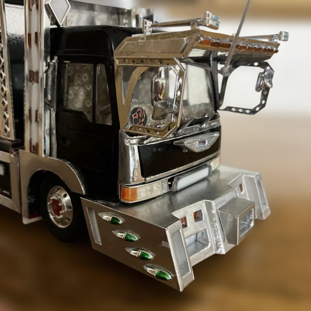 アオシマ　日野プロフィア　ダンプ　デコトラプラモデル