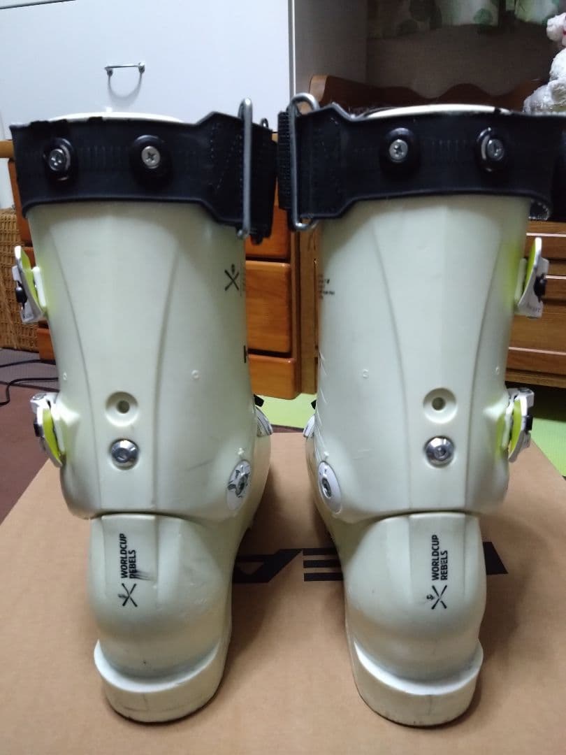 ヘッドスキーブーツR3