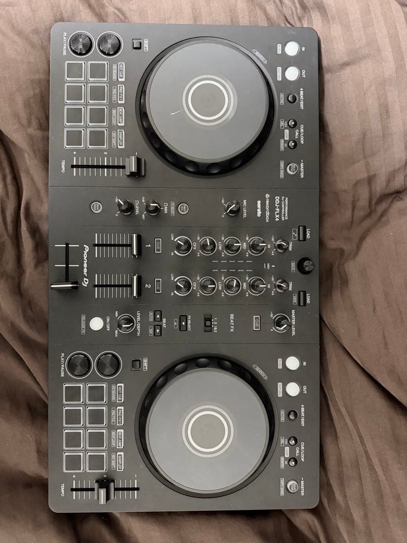 Pioneer DDJ-FLX4 コントローラー