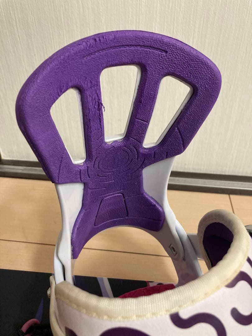 美品！レディーススノーボード 板kissmark 145 ダブルキャンバー