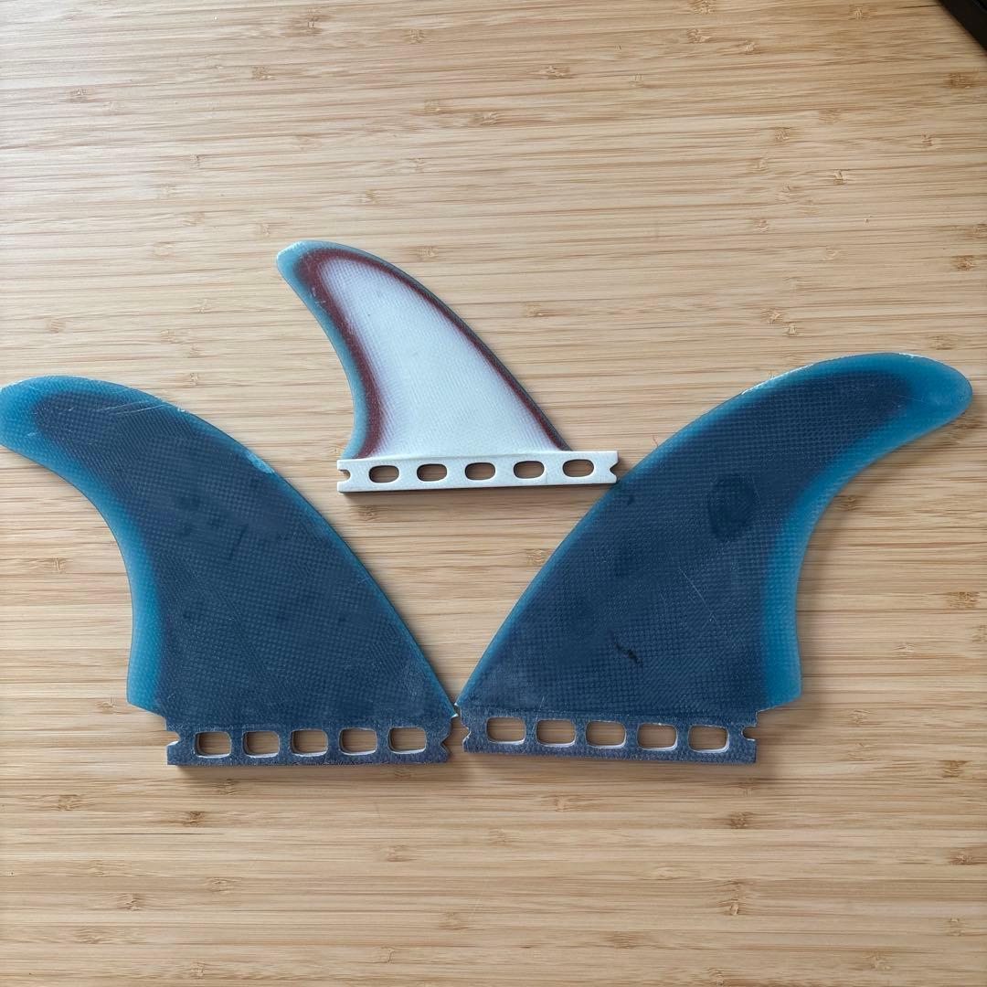 フューチャーフィン　タイラーウォーレン　2➕1 ツインスタビ